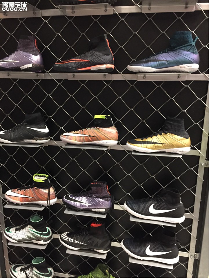 去年暑假在坡县逛到的一家店
做梦都想回去的地方
后悔没试个遍?