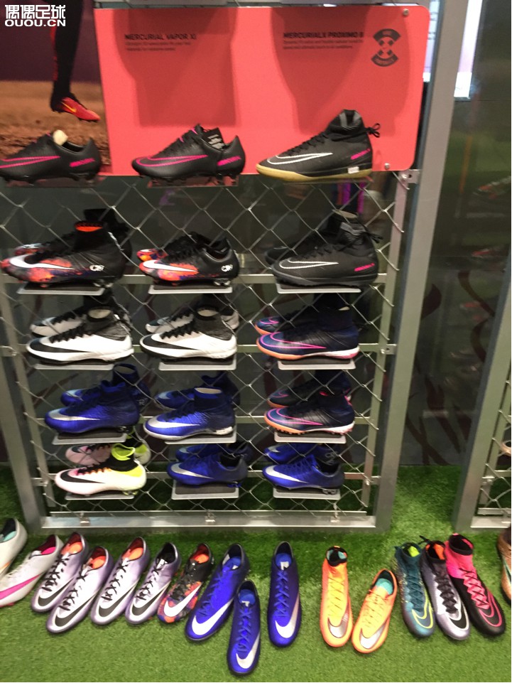 去年暑假在坡县逛到的一家店
做梦都想回去的地方
后悔没试个遍?