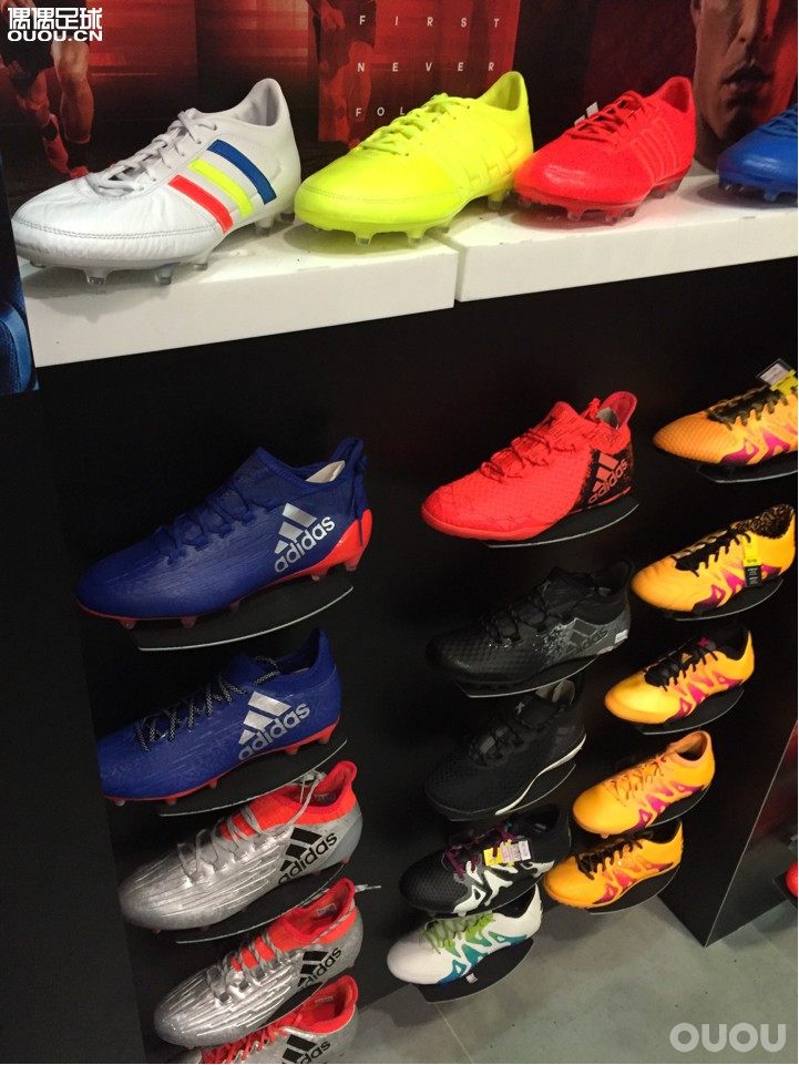 去年暑假在坡县逛到的一家店
做梦都想回去的地方
后悔没试个遍?