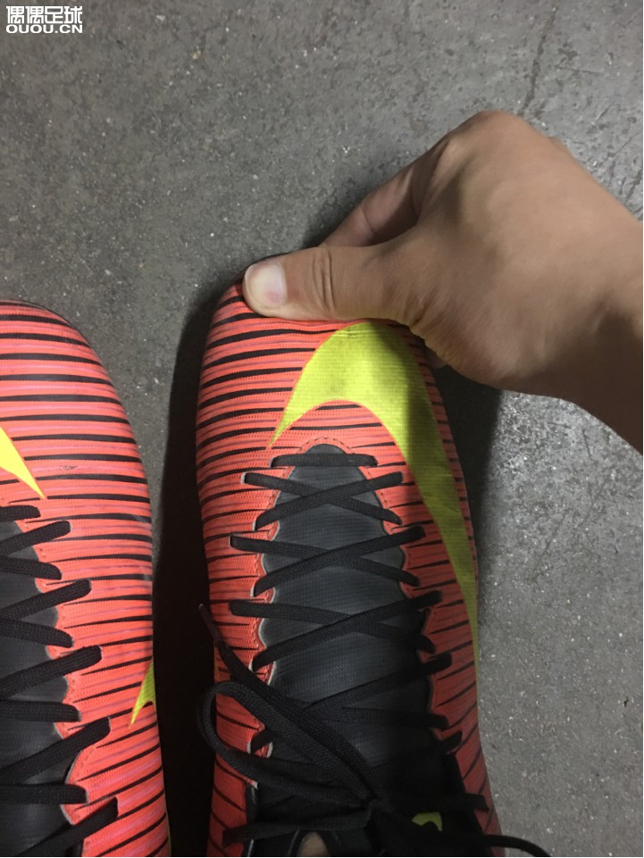 jp270的鞋大了一个拇指,想买个顶级的刺客,应该买多大的,但是怕买小了,宽度又有问题