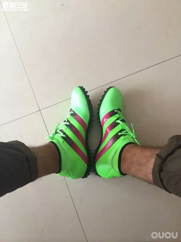 请教各位大神,本人屠龙脚NIKE HypervenomX TF毒锋2超顶碎钉足球鞋穿43码 JP275宽度合适