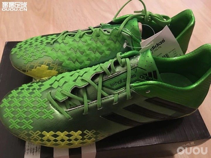 请教各位版主大神这两双鞋的区别,猎鹰13挂签一个有trx,一个没有,都是fg,同样的货号