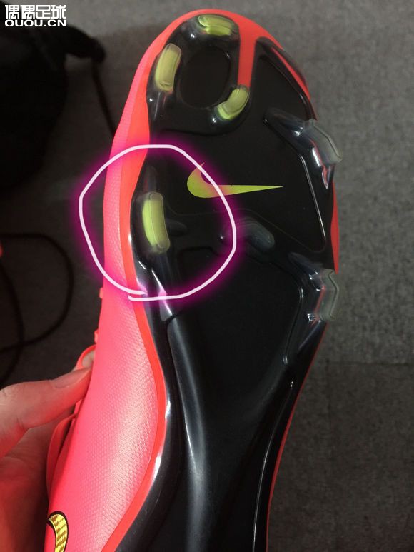 刺客10fg鞋钉硌脚问题