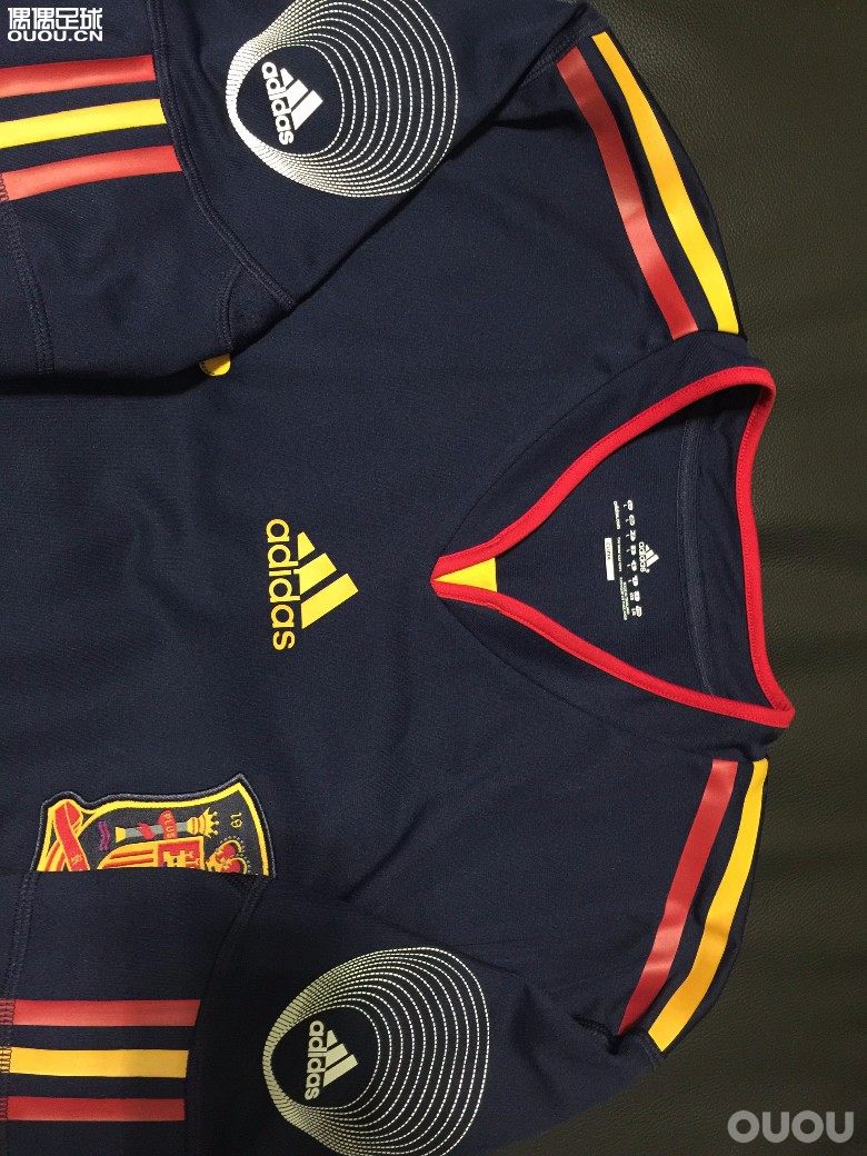 求鉴定西班牙10客场更衣室