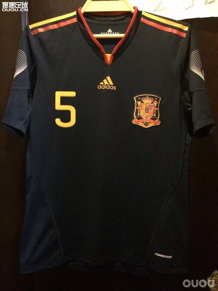 求鉴定西班牙10客场更衣室