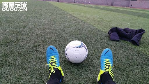 走到哪里,我就能踢到哪里–青岛首次踢球记
