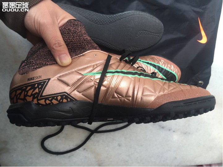 各位兄弟,帮忙看看这款毒蜂正不正?