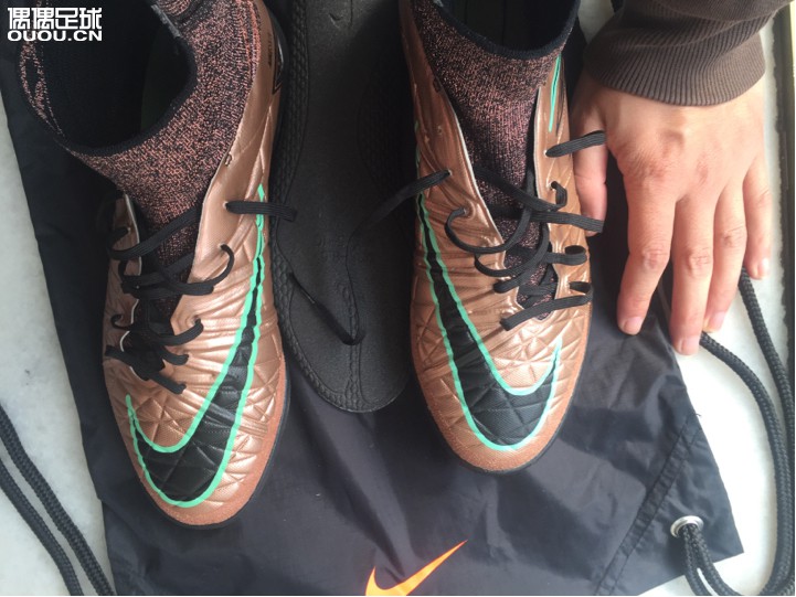 各位兄弟,帮忙看看这款毒蜂正不正?