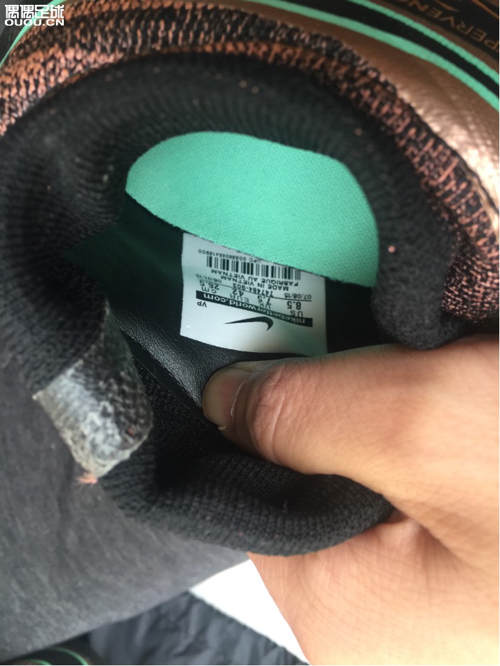 各位兄弟,帮忙看看这款毒蜂正不正?