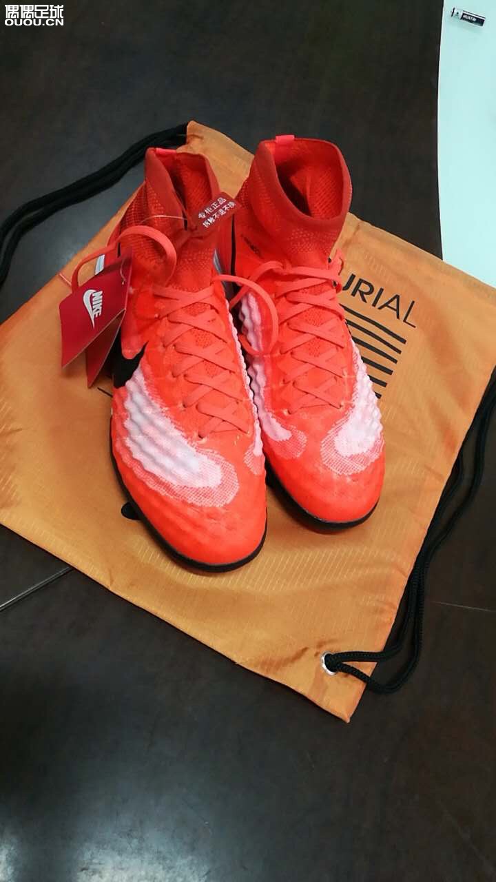 朋友买了双鞋 求大神鉴定一下