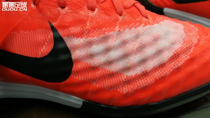 朋友买了双鞋 求大神鉴定一下