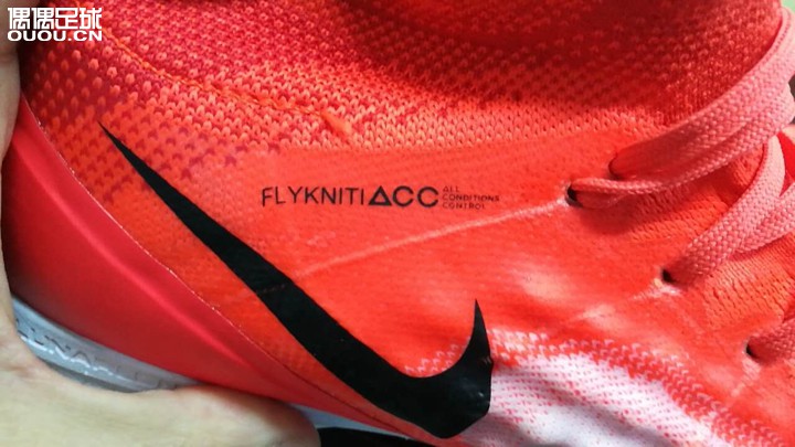 朋友买了双鞋 求大神鉴定一下