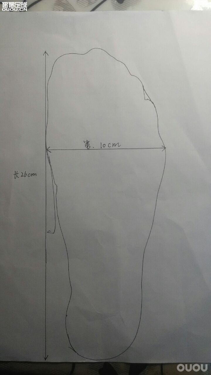 大神帮帮忙看看我的脚型,算肥脚么,适合啥球鞋