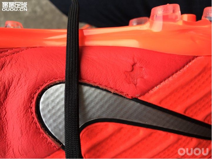 闲鱼上淘的传奇6次顶AG,求大神鉴定下真假。