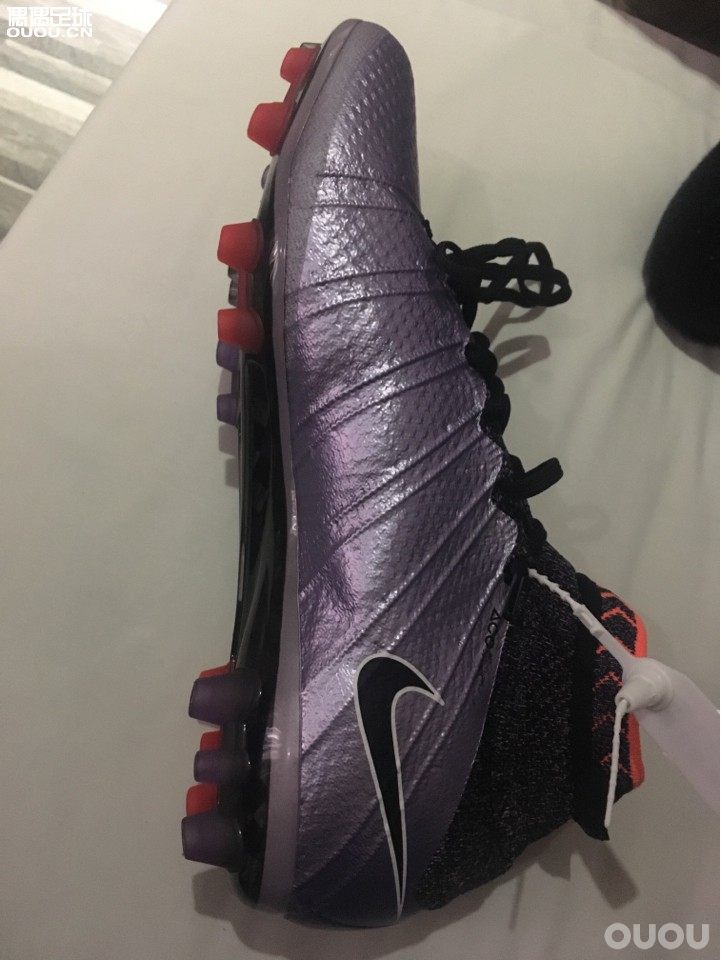 之前有一双TF顶配40.5,长度合适,后来又搞了ag40.5,可是穿上长了好多,宽度合适,需要换小半码吗???