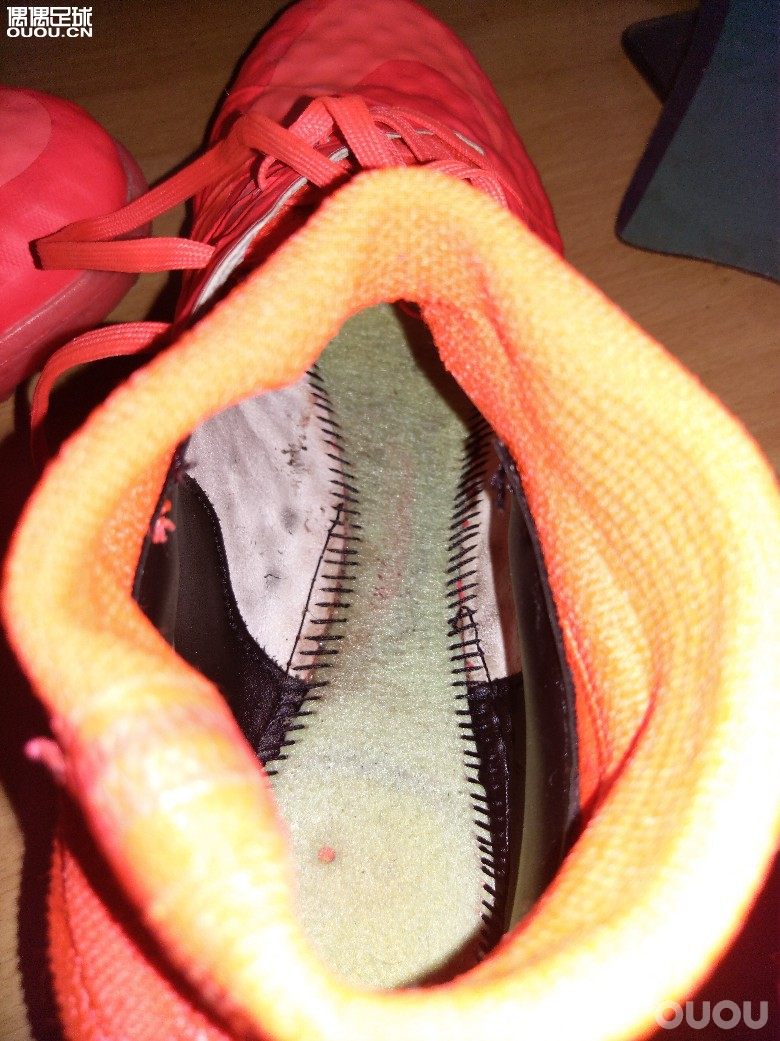 闲鱼收到毒蜂2.5超顶tf,求论坛大神帮忙鉴定