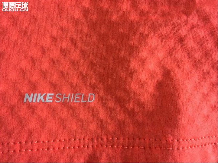 耐克球员版半拉链鲨鱼皮