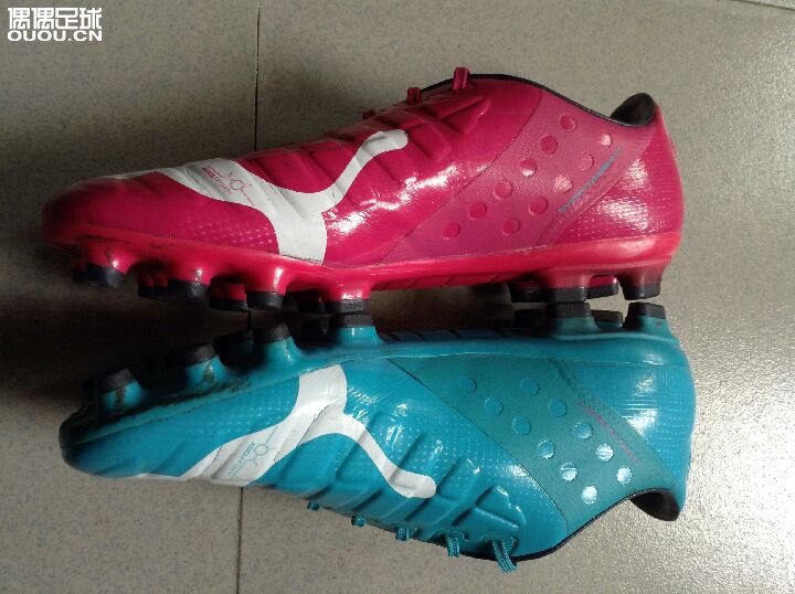 很久以前收入的一双evopower 1 tricks HG,当时也没在意,放了很久,想求鉴定一下真假,谢谢。