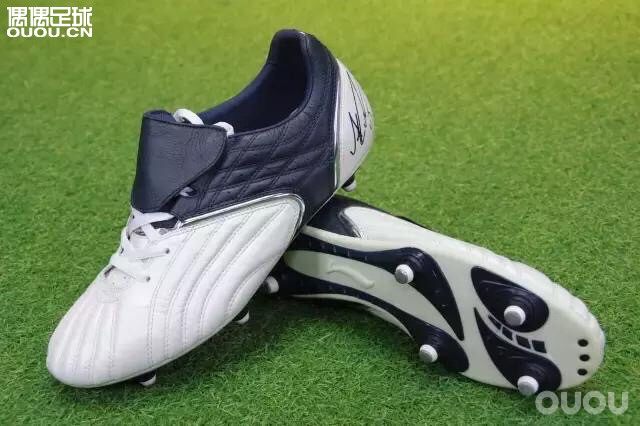 期待今年铁系列的重生,祝愿李宁重新领导国内足球装备领域,做国人骄傲。