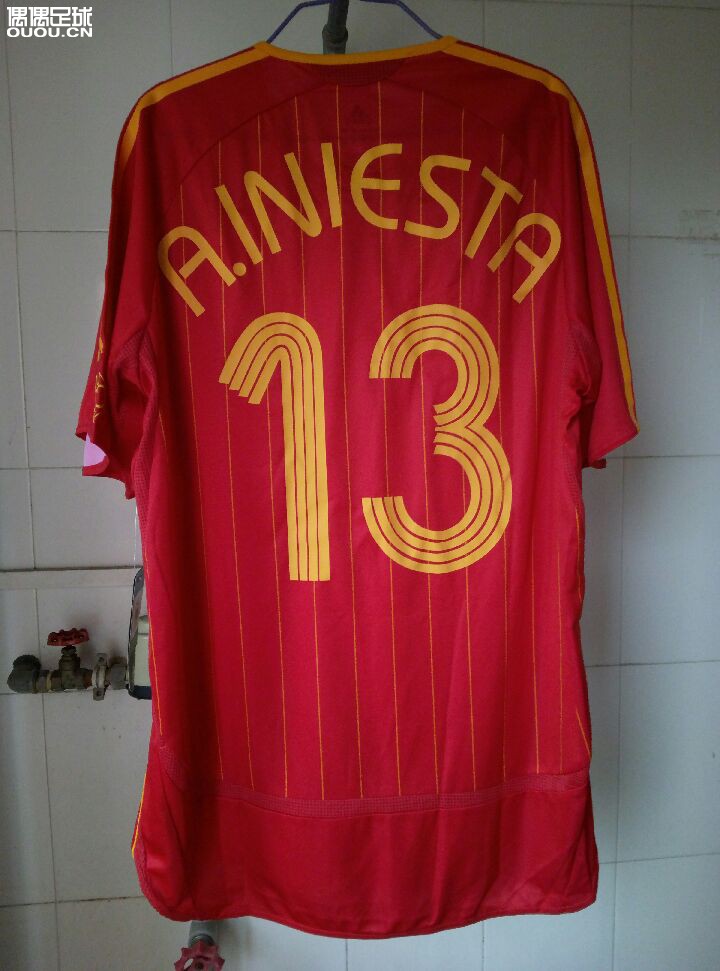 西班牙2006主场更衣室求鉴定