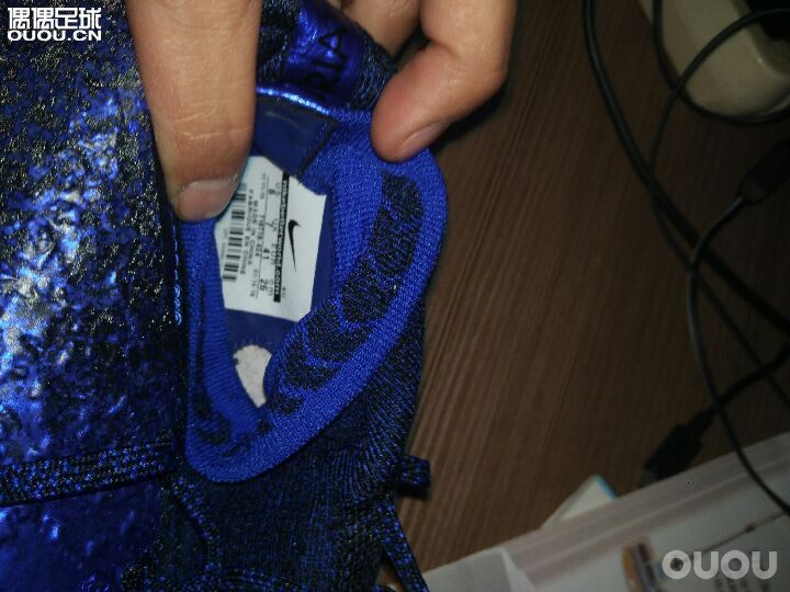 求大神鉴定耐克cr7,这个有中国产的吗?跟波产有什么区别,是否是正品。