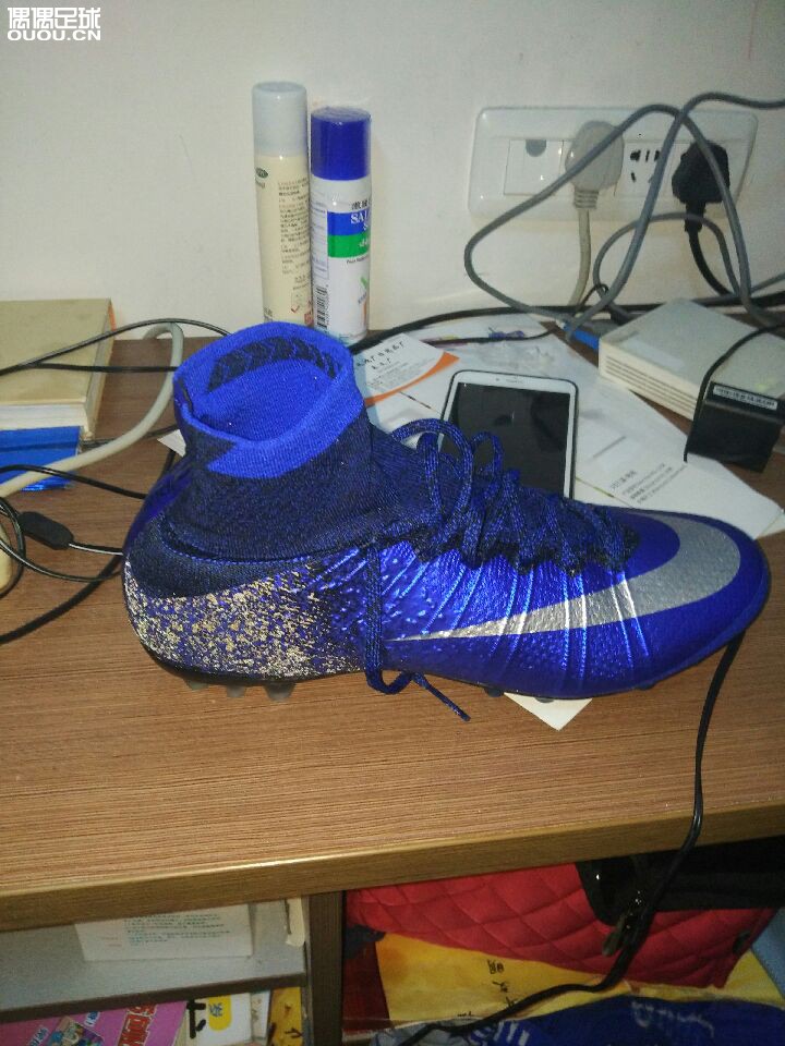 求大神鉴定耐克cr7,这个有中国产的吗?跟波产有什么区别,是否是正品。