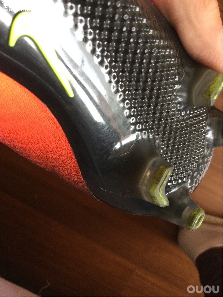 下地一场后左脚后钉就这样了,会断吗?