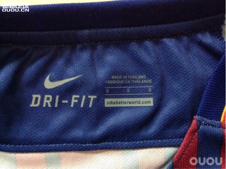 求大神们鉴定一下是否正,是球员版还是球迷版?