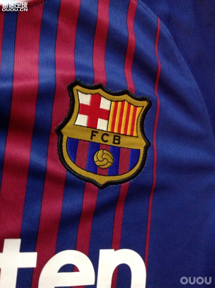 求大神们鉴定一下是否正,是球员版还是球迷版?