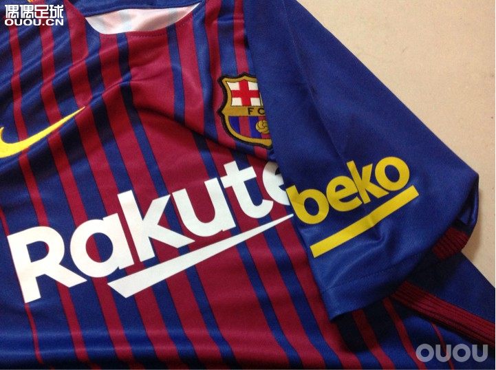 求大神们鉴定一下是否正,是球员版还是球迷版?