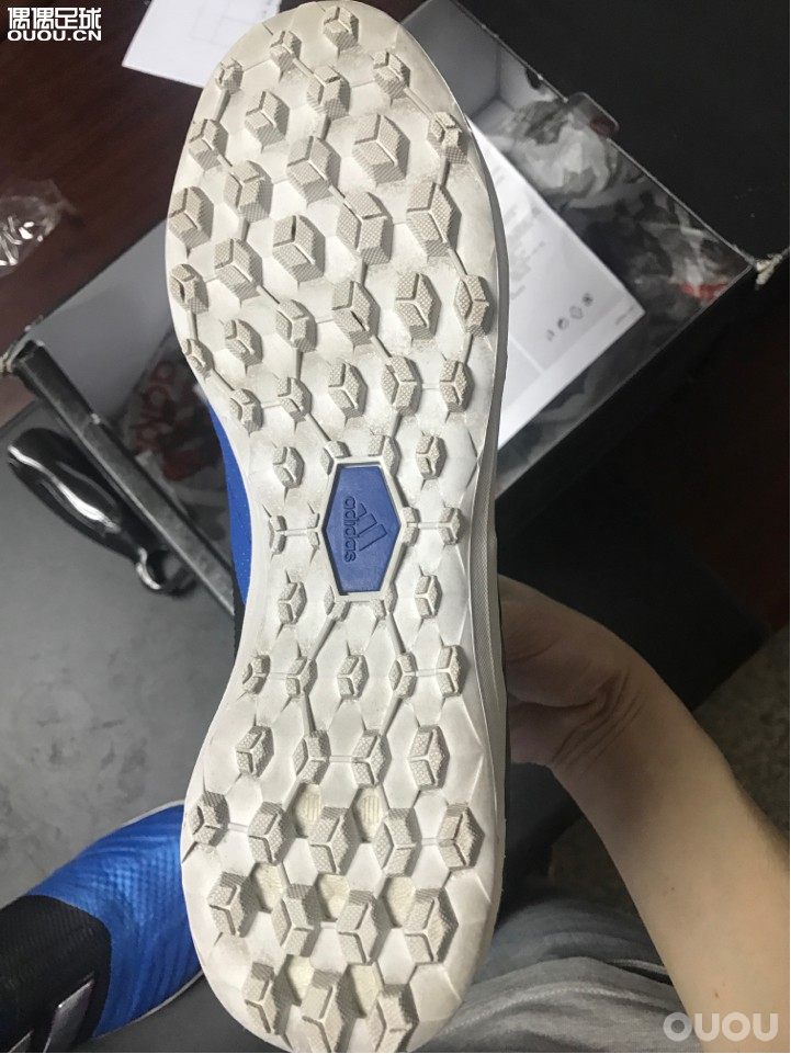 咸鱼上收了对鞋,麻烦大神们帮帮眼