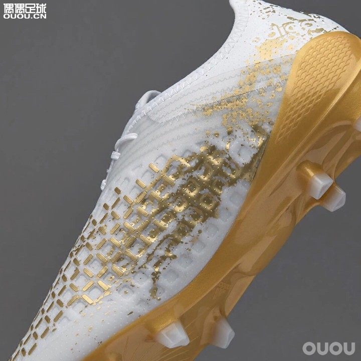 在某宝上看到的predator,写着2017款,有知道怎么回事的吗