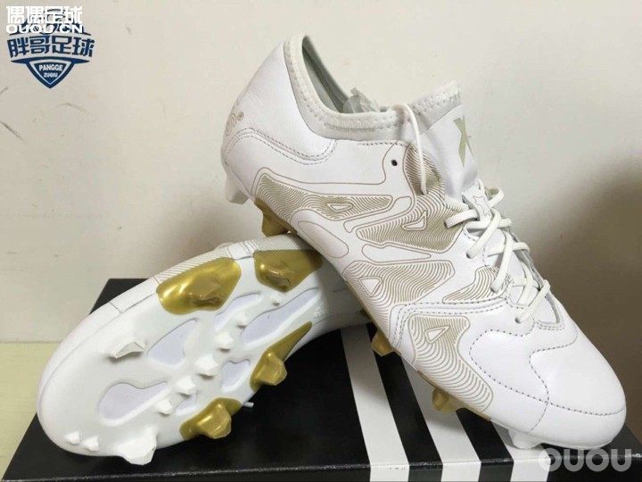 求问哪一款鞋要好一点?