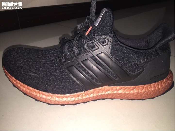 求鉴定ultraboost 3.0 黑铜限量 购于商场某运动经销商专柜,原价购入。