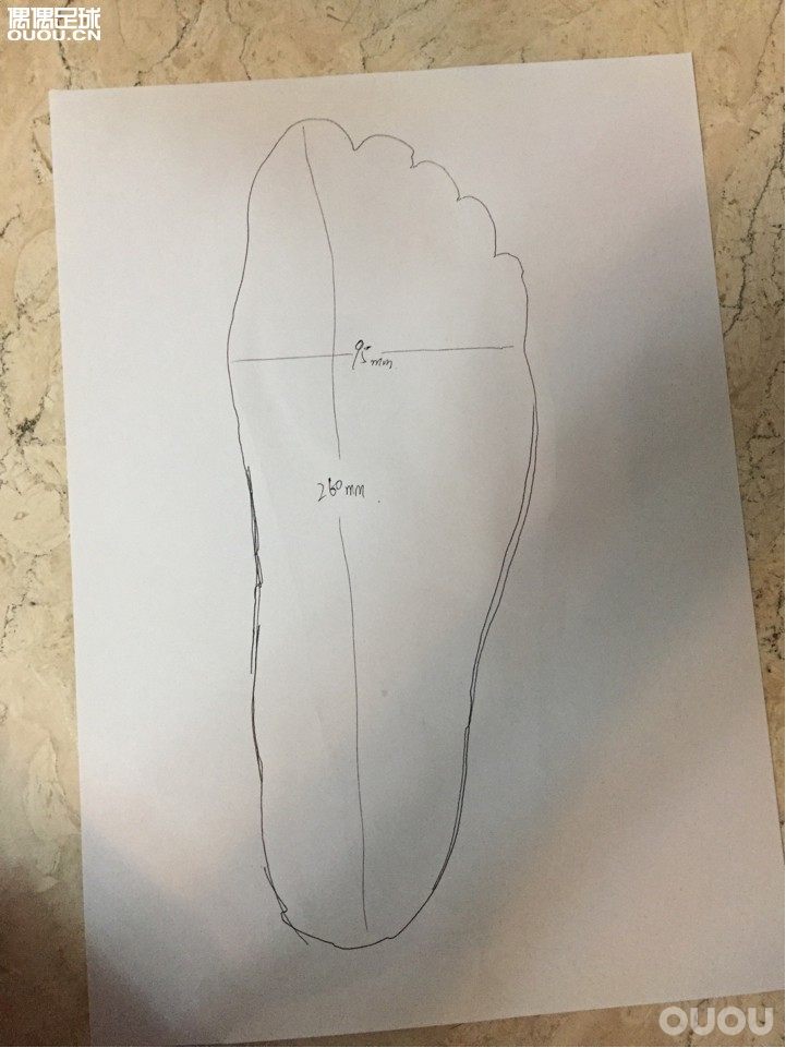 老铁们 小弟这脚能穿42码的刺客10超顶吗