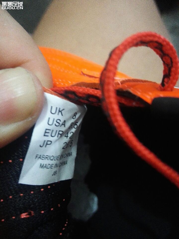 求鉴定,老巴乔球靴堂买的diadora国际版眼镜蛇bx14,碳底。