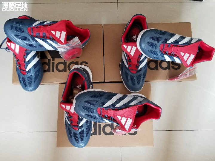 复刻猎鹰,感觉还是不如老猎鹰,而且尺码严重偏大。