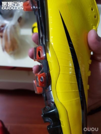 大家以后卖鞋千万要主要不要卖给艺术家!!!