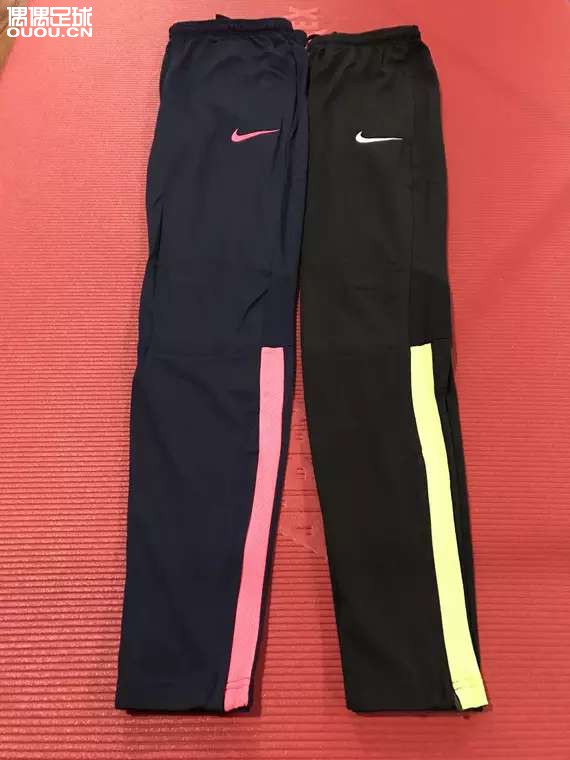 请问这条收腿裤是球员版的吗?