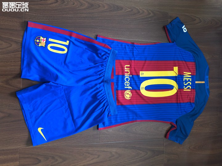 20181120第四贴-巴萨更衣室其中最珍贵的是0506赛季小罗落场