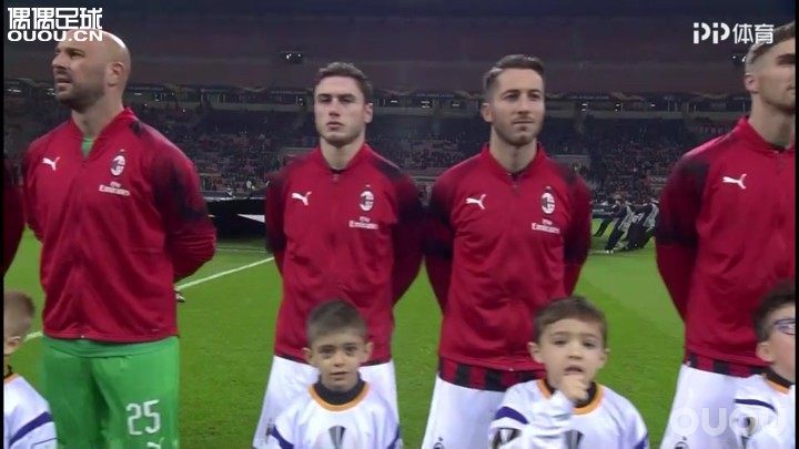 米兰新装备入手米兰亚太官网打七折时候买的,衣服380还行但是运费太贵60多块,最后还是深圳发来的。