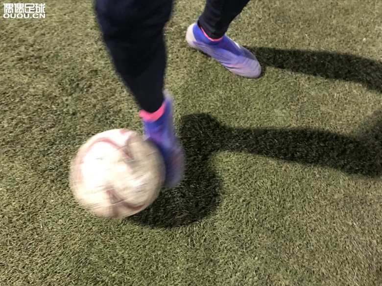 【偶偶第四十二次草根接力实战评测】第四棒:阿迪达斯敢秀套装Predator 19+实战测评