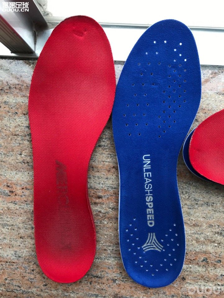 骚红x18+tf,能否代替sf4?x18+超顶tf今天到货了,来一波和sf4的对比。顺便说说初感受