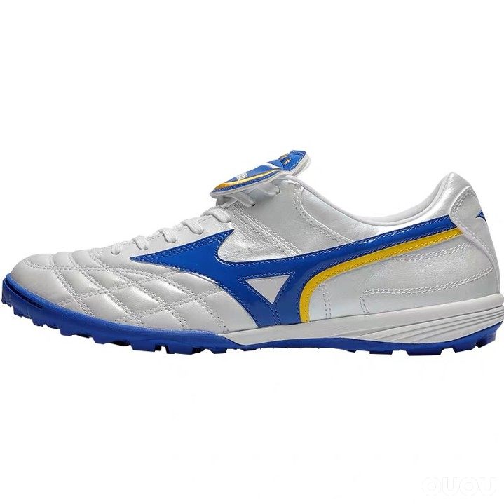 想请问下各位球星,最近想入一双tf的球鞋,在morelia neo as 和 wave cup之间抉择不定