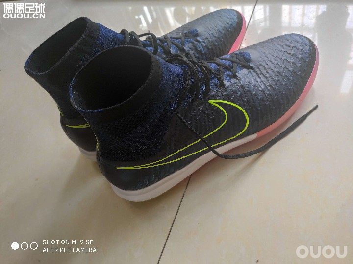 小胖家的,稳吗?(鞋面好硬,,,还有这袋子是啥?