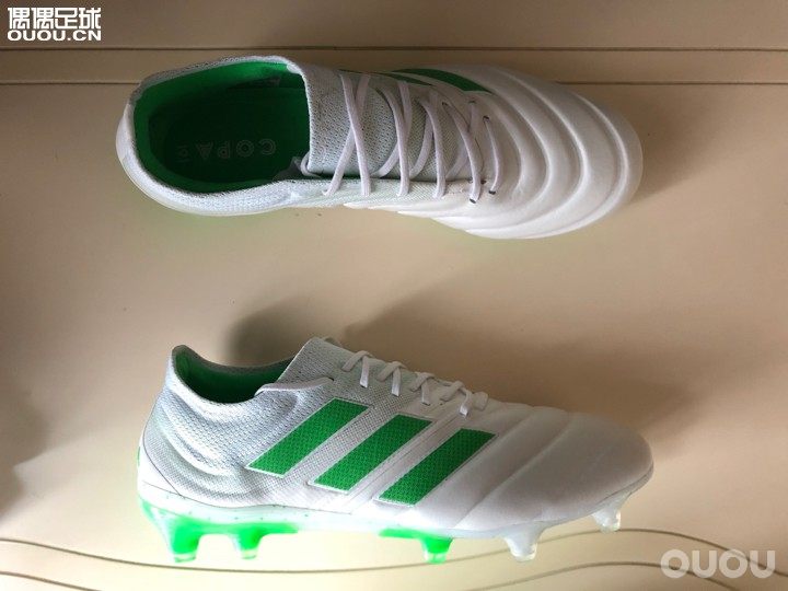 最近喜欢原谅色。