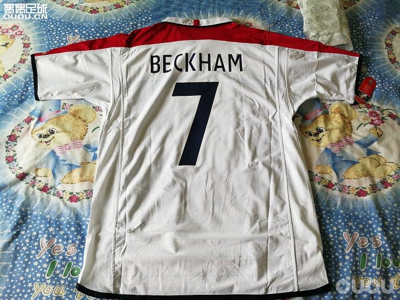 英格兰 04 欧洲杯 主场球衣 贝克汉姆 DIY和元年字体比较
