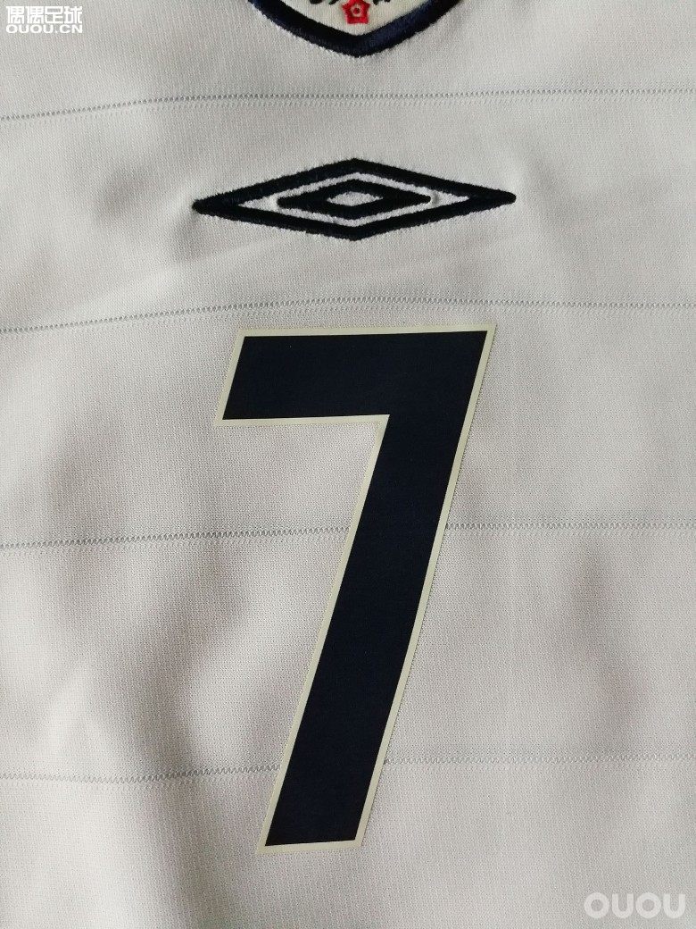 英格兰 04 欧洲杯 主场球衣 贝克汉姆 DIY和元年字体比较