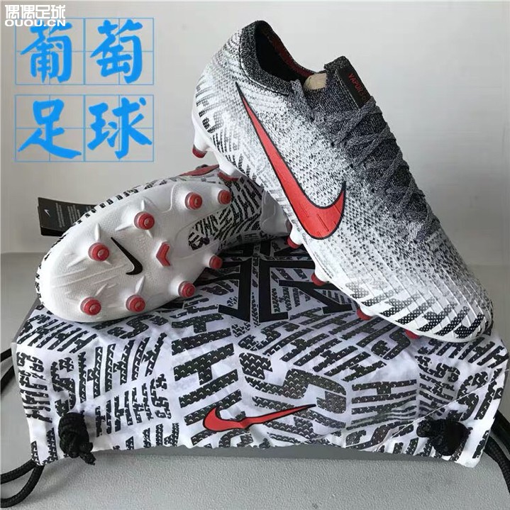 哪位球星可以帮我对比一下这两双鞋吗?