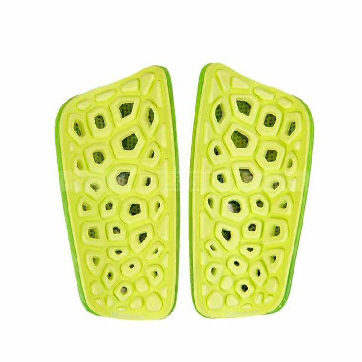 想问一下耐克护腿板那个舒服,那个给力,大佬们给个意见,个人看着带刺的超级酷,最后一个最帅